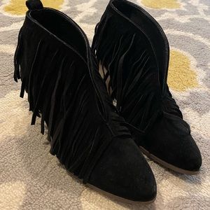 Faux Suede fringe booties in Black